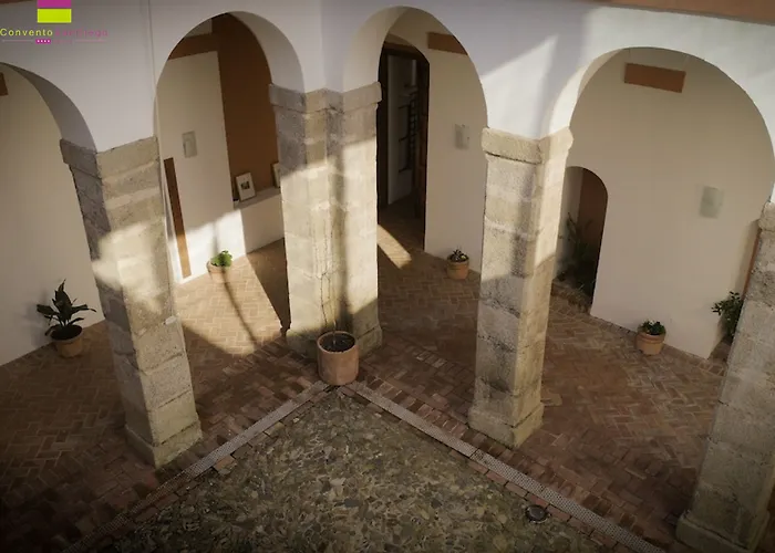 Convento San Diego Отель Фуэнтес-де-Леон