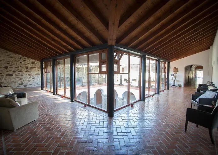 Convento San Diego Отель Фуэнтес-де-Леон